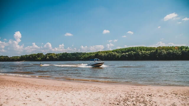 Do Hydrofoils Stop Porpoising? An Outboard Motor Hydrofoil Could Be the Answer to Your Pitch-and-Heave Problem